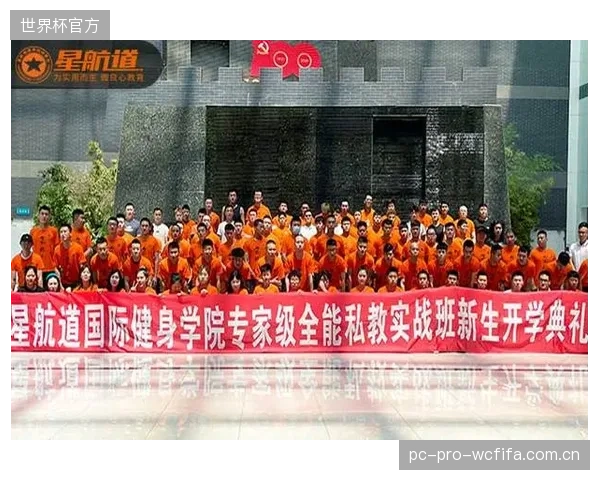 市场既要求教练懂技术、懂心理、还懂教学创新，这种对“全能教练”的期待是否忽视了专业分工的必要性？